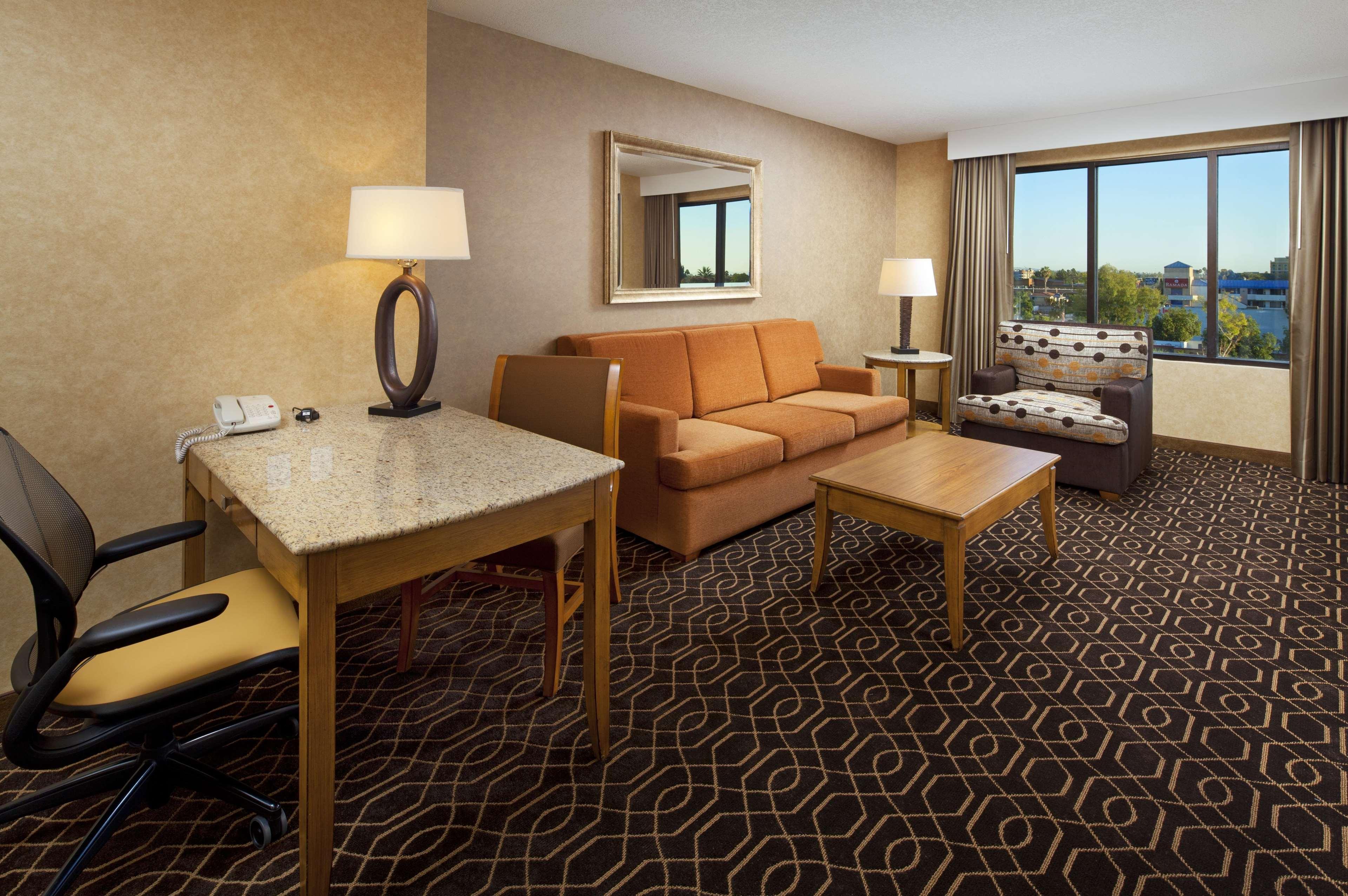 Doubletree Suites By Hilton Anaheim Resort/Convention Center Ngoại thất bức ảnh